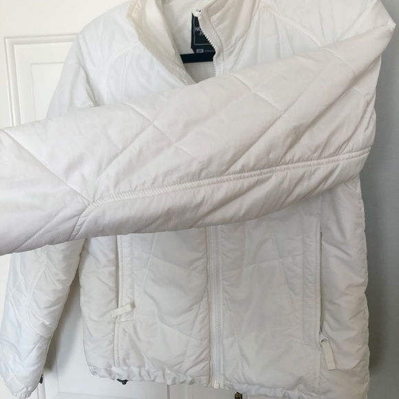 Small white North Face jacket ❄️ - Picture 5 of 8